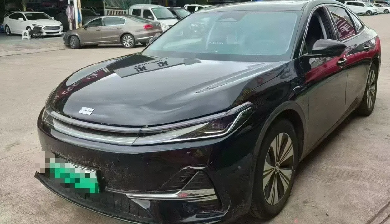 Geely Galaxy 2025 A7 EM-i 1.5 150km Discovery Edition Automatic Gear - View 1