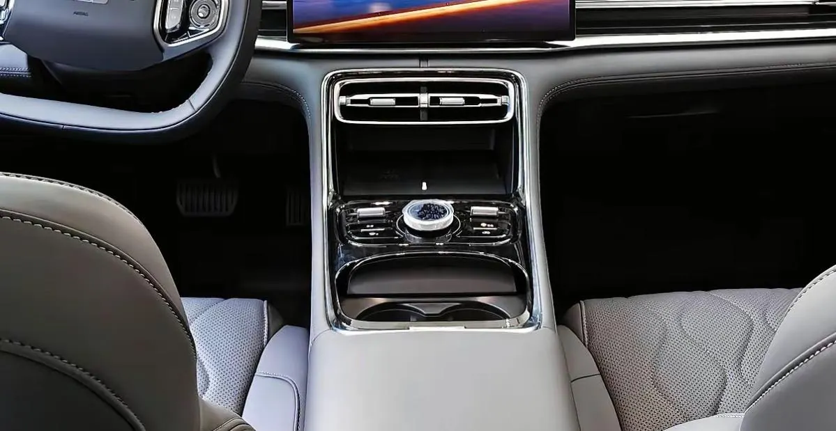 Geely Galaxy 2025 A7 EM-i 1.5 150km Discovery Edition Automatic Gear 3