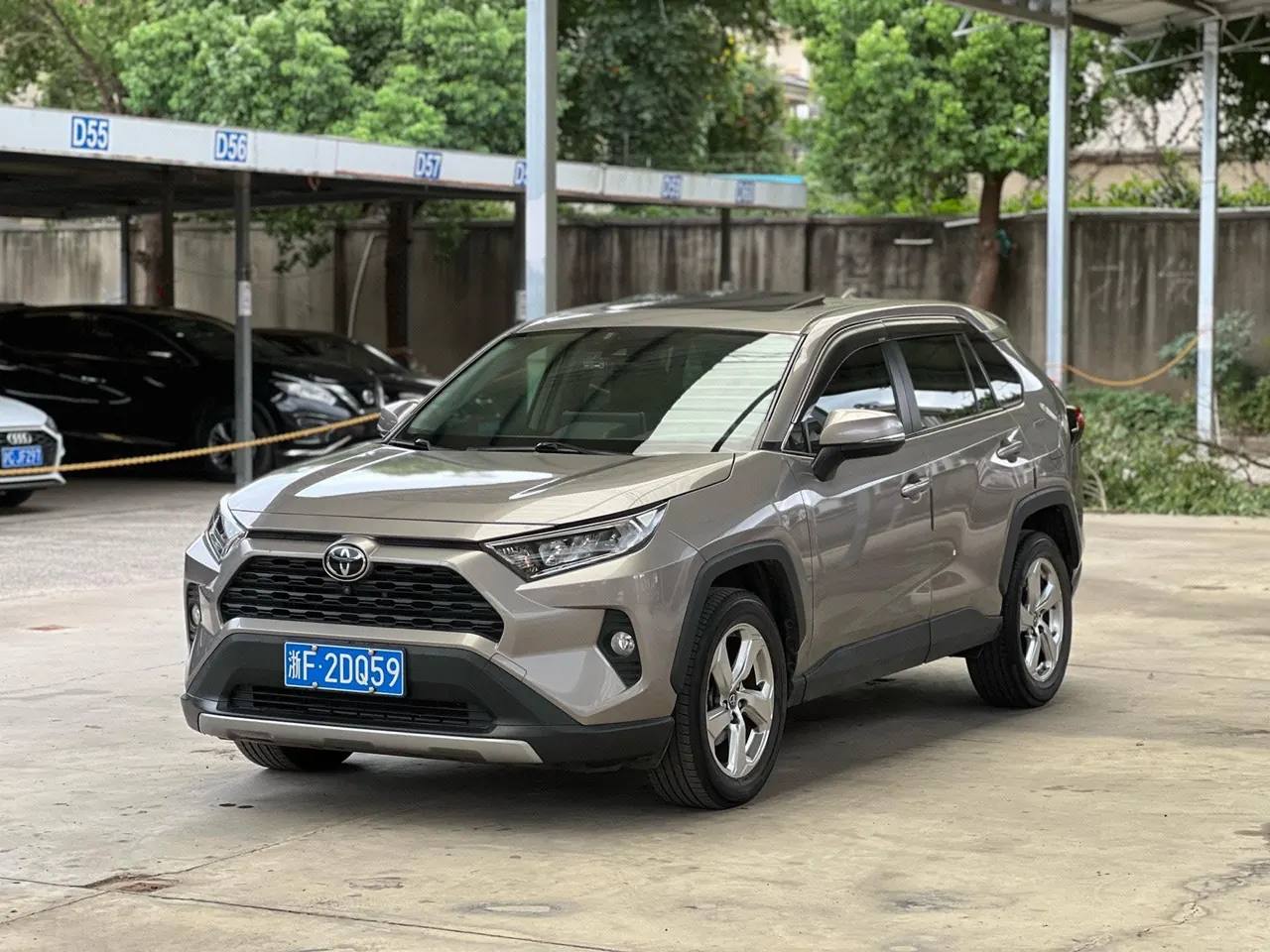 Open image lightbox: Toyota 2020 RAV4 Rongbo 2.0 Stepless Two-Drive Fashion Edition Automatic Gear