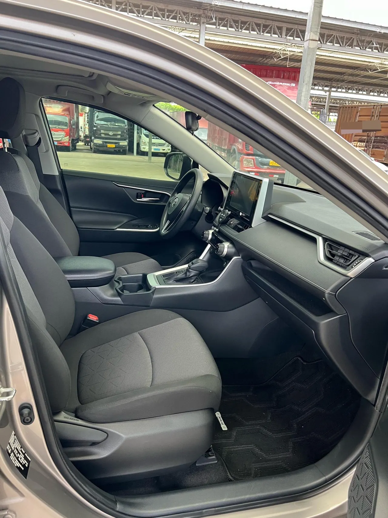 Toyota 2020 RAV4 Rongbo 2.0 Stepless Two-Drive Fashion Edition Automatic Gear 12