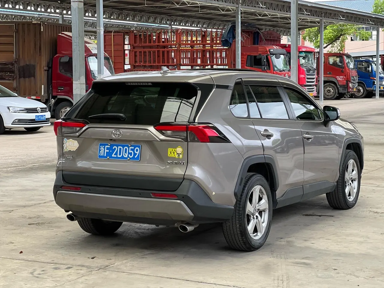 Toyota 2020 RAV4 Rongbo 2.0 Stepless Two-Drive Fashion Edition Automatic Gear 3