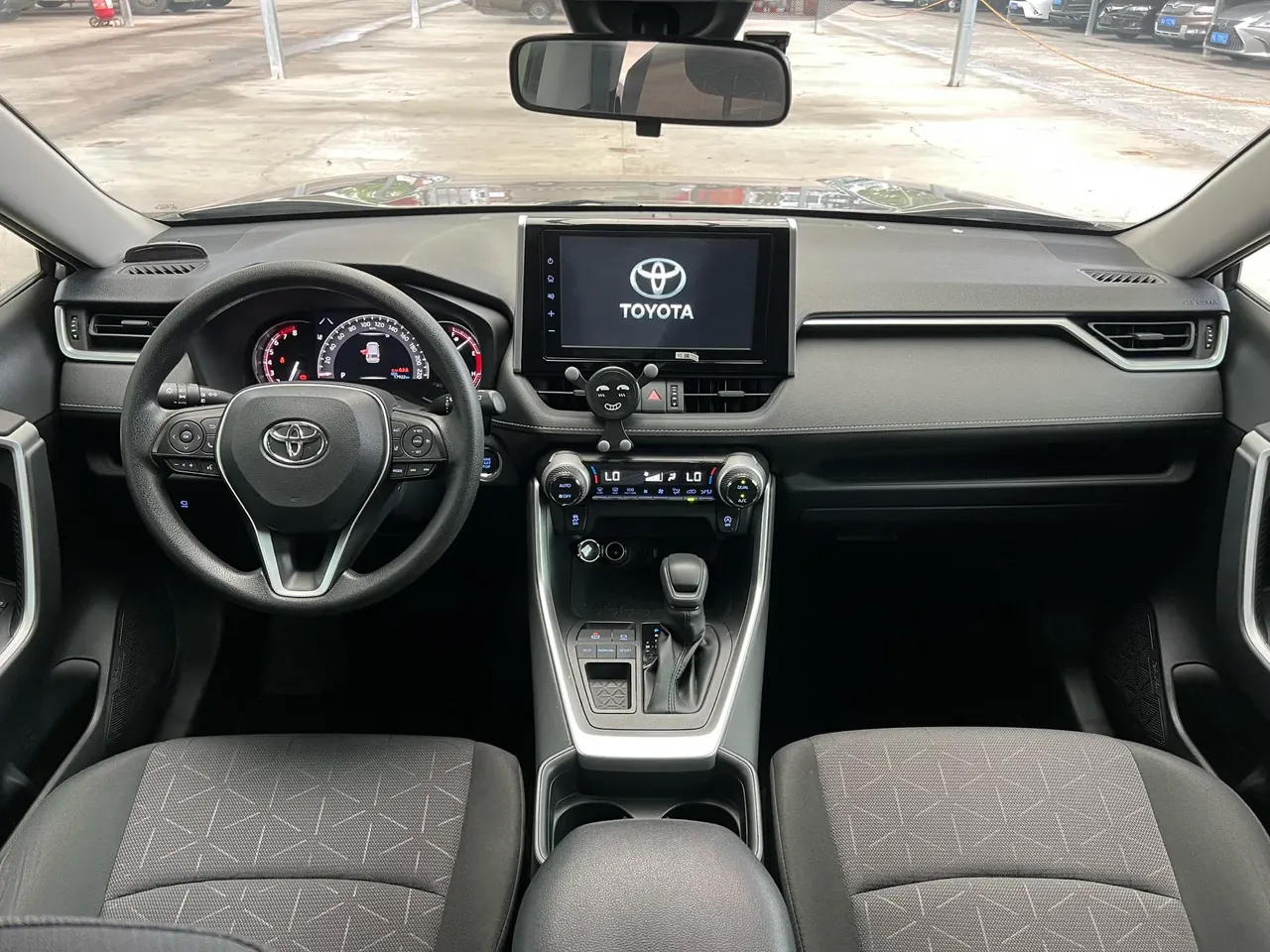 Toyota 2020 RAV4 Rongbo 2.0 Stepless Two-Drive Fashion Edition Automatic Gear 6