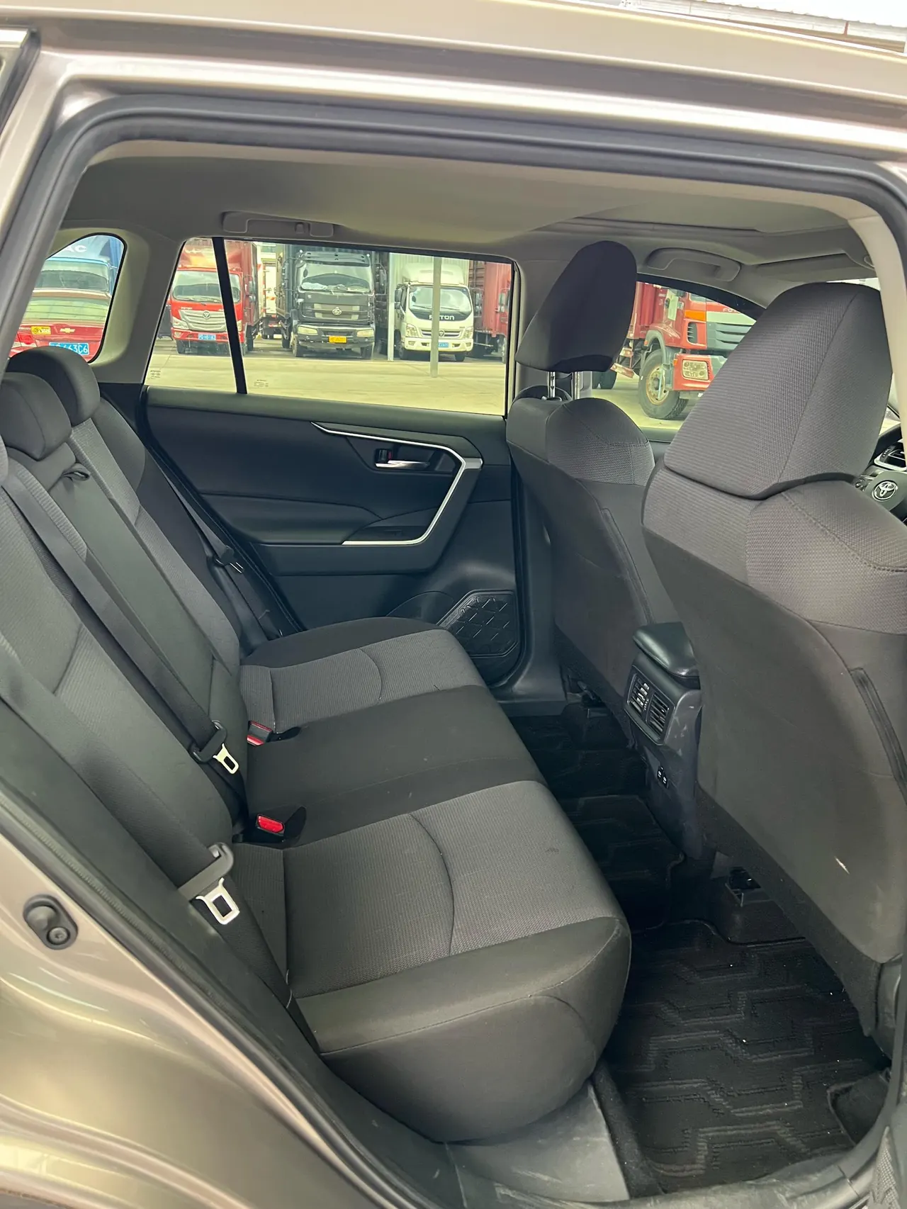 Toyota 2020 RAV4 Rongbo 2.0 Stepless Two-Drive Fashion Edition Automatic Gear 8