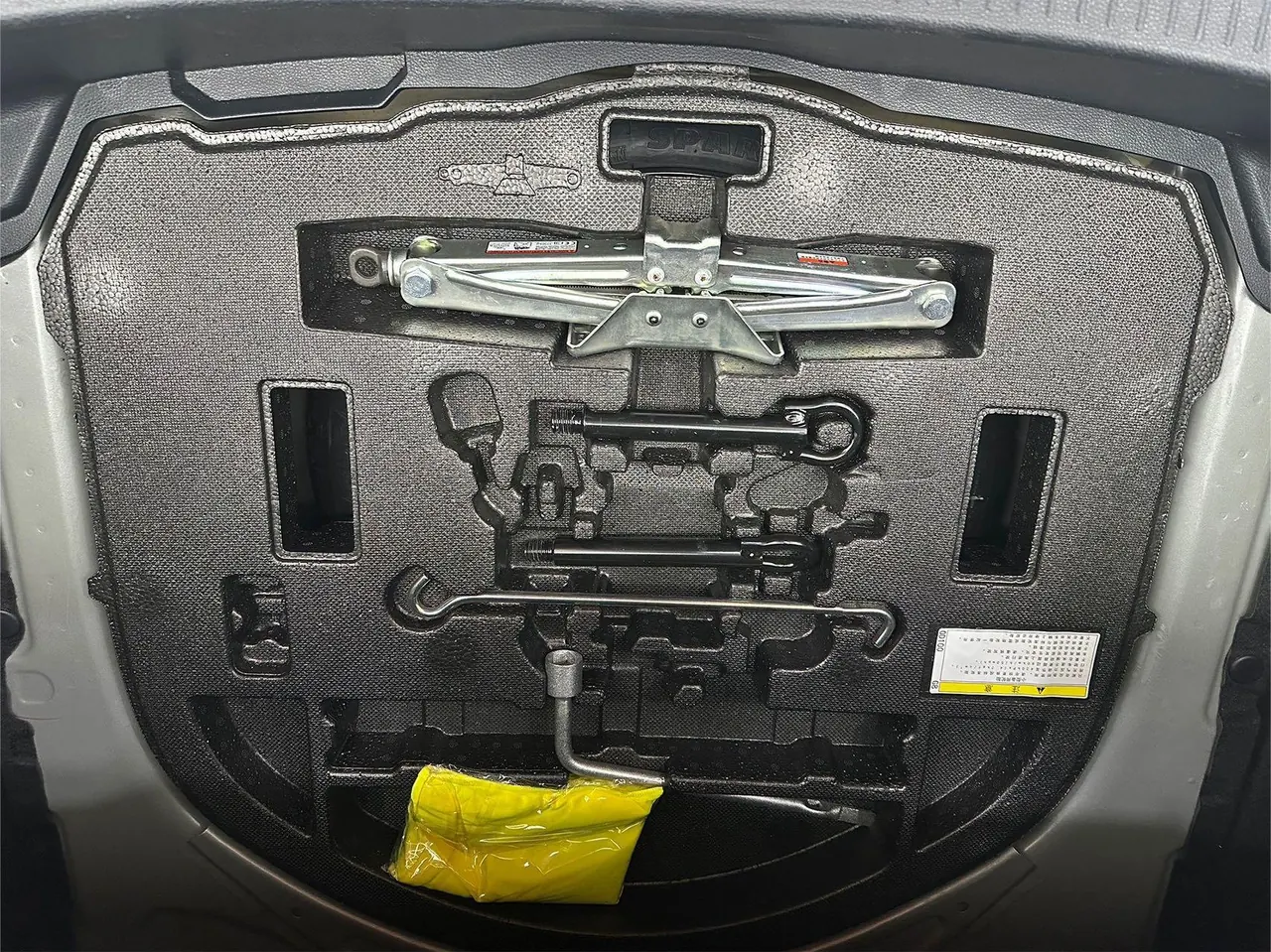 Toyota 2021 Lei Ling 1.2T Stepless 185T Sports Edition Automatic Gear 15