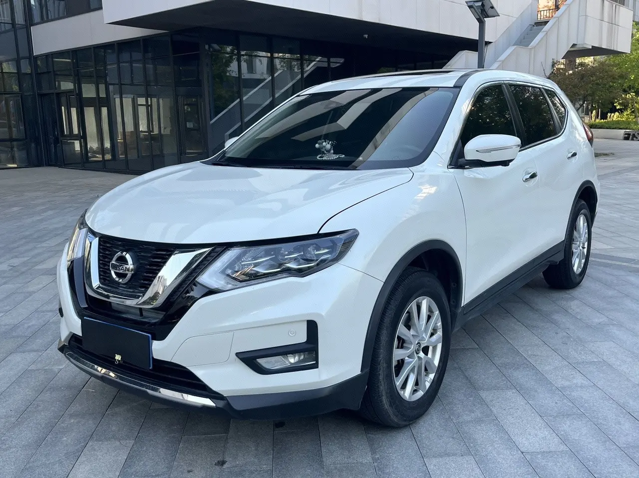 打开图片灯箱:Nissan 2020 Qijun 2.0 stepless XL Premium two-wheel drive Zhilian exclusive version of automatic gear
