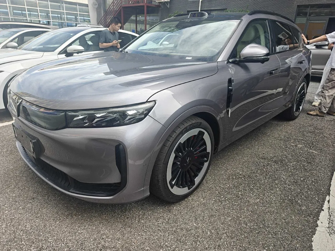 Open image lightbox: Voyah 2025 FREE four-wheel drive dry Kun version of automatic gear