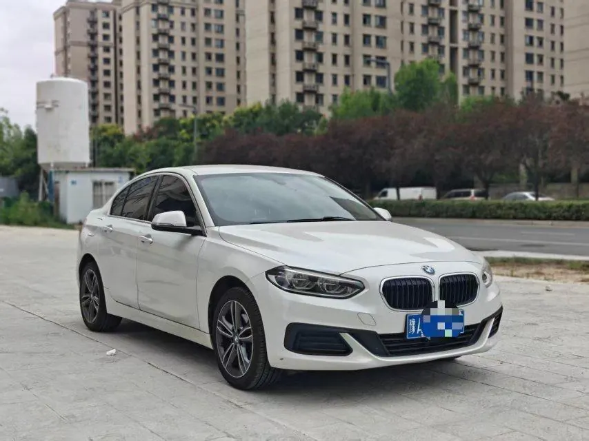 BMW 1 Series 2020 120i 1.5T Fashion Automatic 3