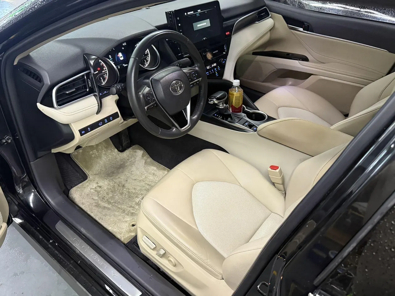 Toyota 2021 Camry 2.0G Stepless Deluxe Edition Automatic Gear 3