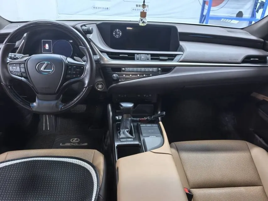 Lexus ES (Imported) 2020 ES200 2.0 Stepless Deluxe Edition Automatic Gear 4