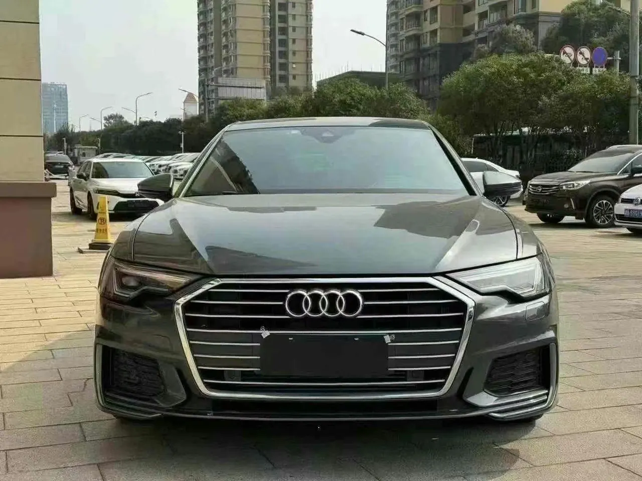 Audi 2020 A6L 2.0TFSI 40TFSI Deluxe Dynamic Automatic 3