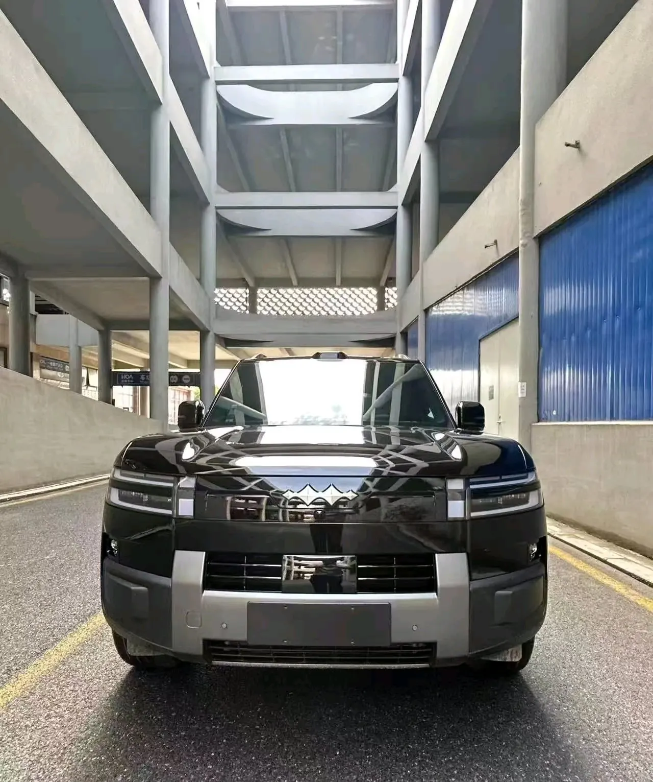 FangChengBao 2025 titanium 7 1.5T stepless 190KM four-wheel drive Ultra version of automatic gear 2