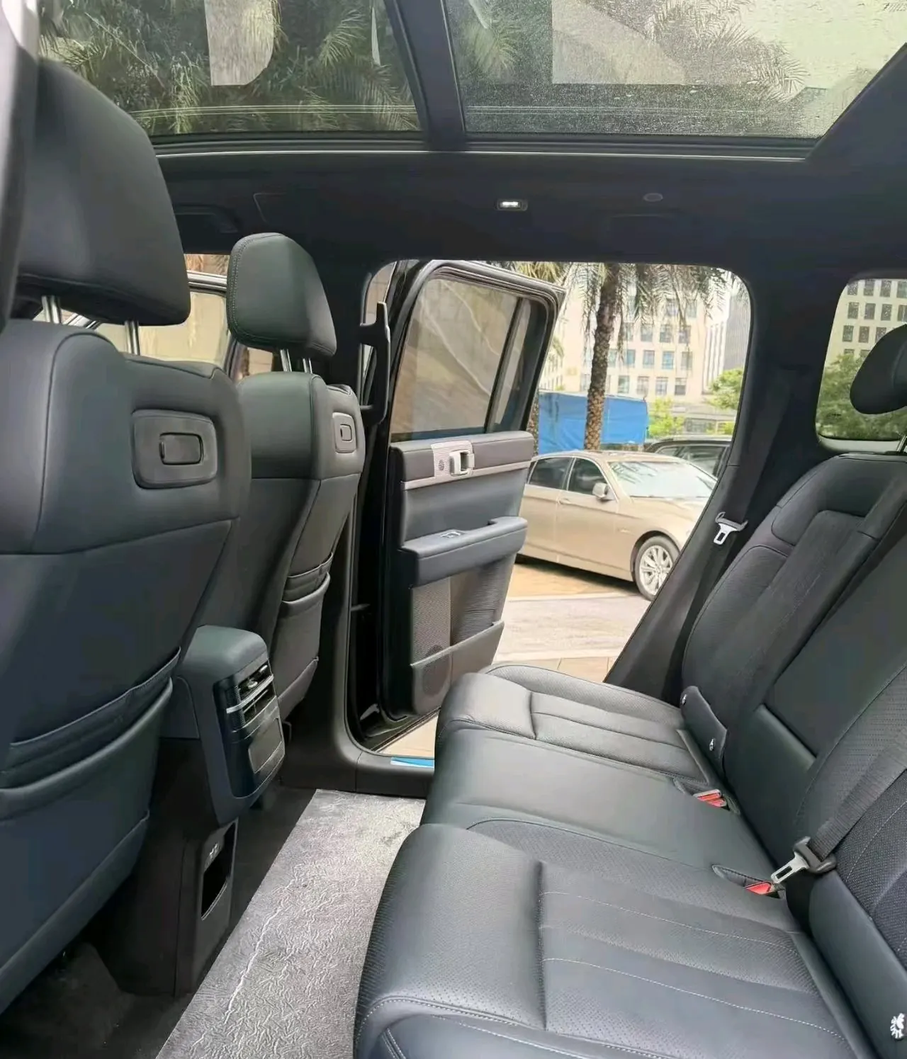 FangChengBao 2025 titanium 7 1.5T stepless 190KM four-wheel drive Ultra version of automatic gear 3