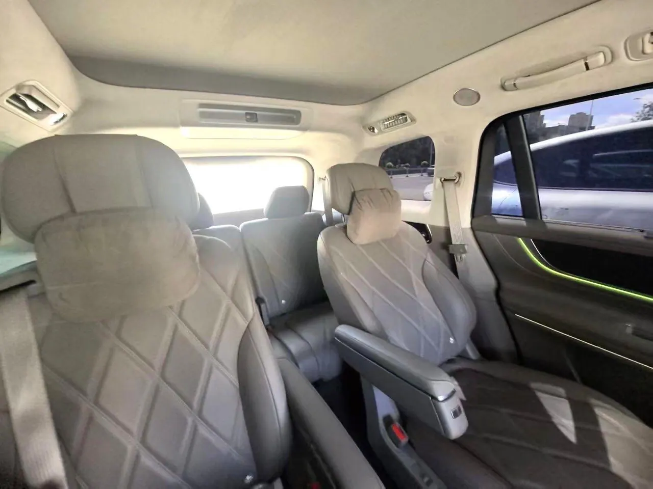 AITO 2025 AITO M9 extended range Ultra version 52kWh6 seat version automatic gear 2