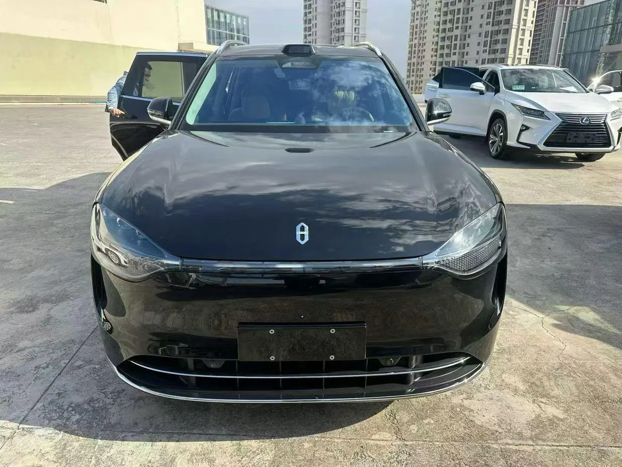 AITO 2025 AITO M9 extended range Ultra version 52kWh6 seat version automatic gear 5