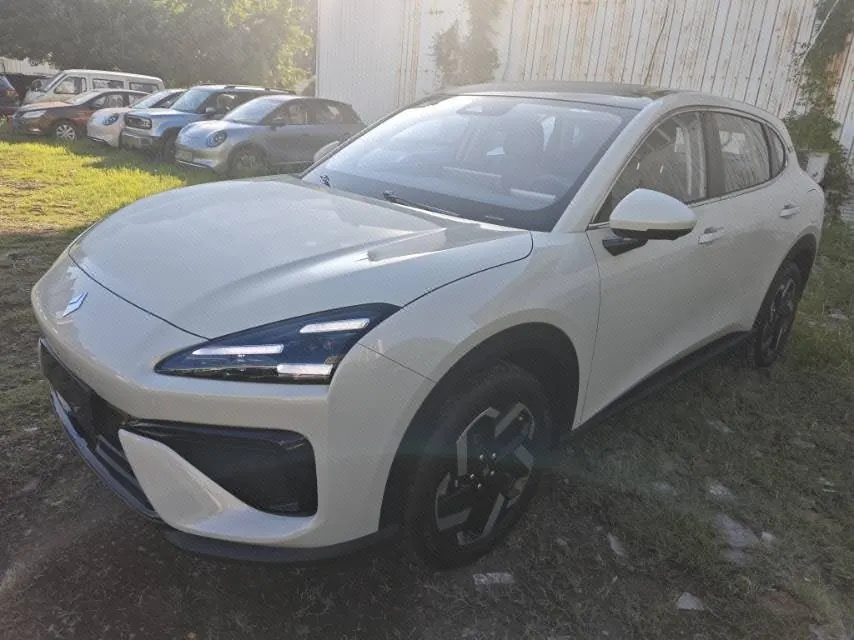 BaoJun 2026 Yunhai 1.5 stepless 140km standard automatic gear - View 1