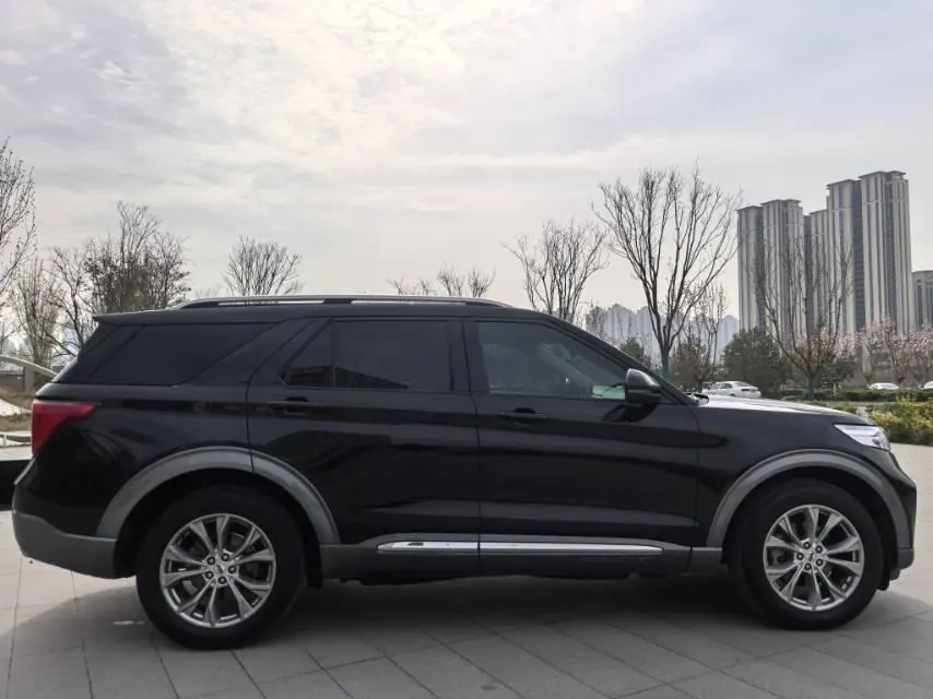 Ford 2020 Explorer 2.3T EcoBoost 285 Four-wheel Drive Fashion Edition 7-seat Automatic Gear 5