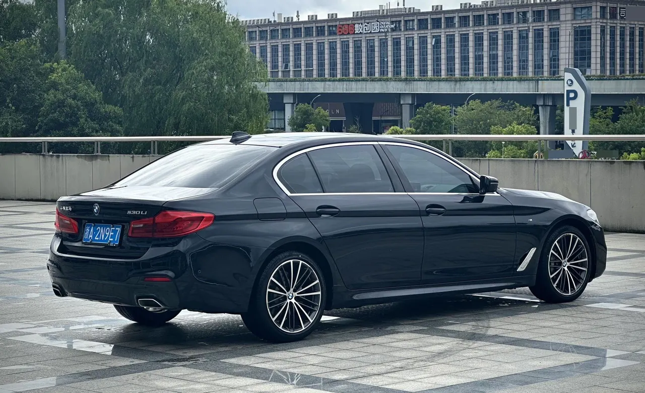 BMW 5 Series 2020 530Li 2.0T Exclusive M Sports Suit Automatic Gear 8