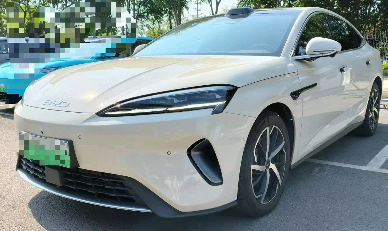 Open image lightbox: BYD 2026 Seal 07 DM-i 1.5T CVT 230km Flagship Automatic