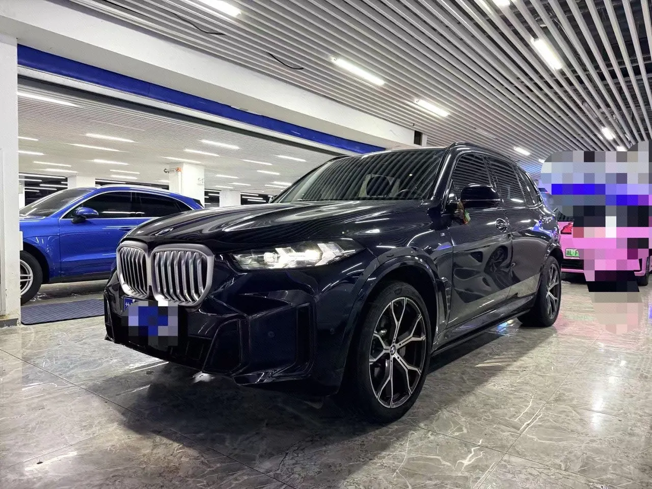 Open image lightbox: BMW 2025 X5 xDrive30Li 48V 2.0T M sports obsidian night suit automatic gear