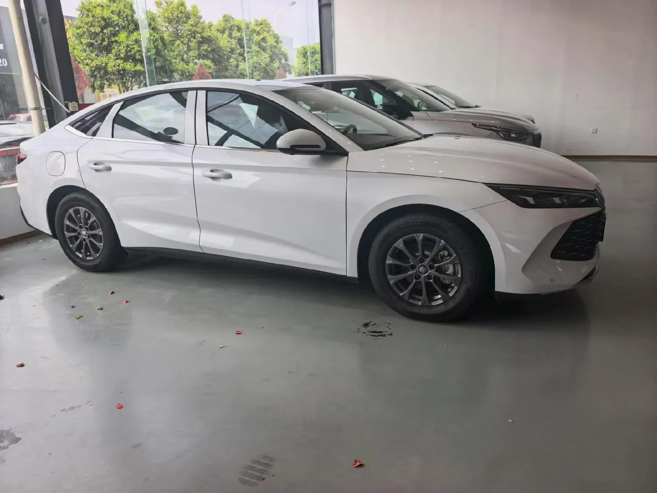 BYD 2025 Qin PLUS DM-i 1.5 stepless smart driving version 128KM aggressive automatic gear 2