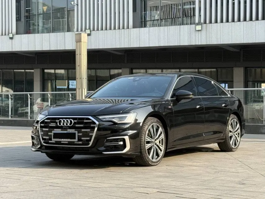 打开图片灯箱:Audi 2023 A6L 48V 3.0TFSI 55TFSI Quattro enjoy elegant automatic gear