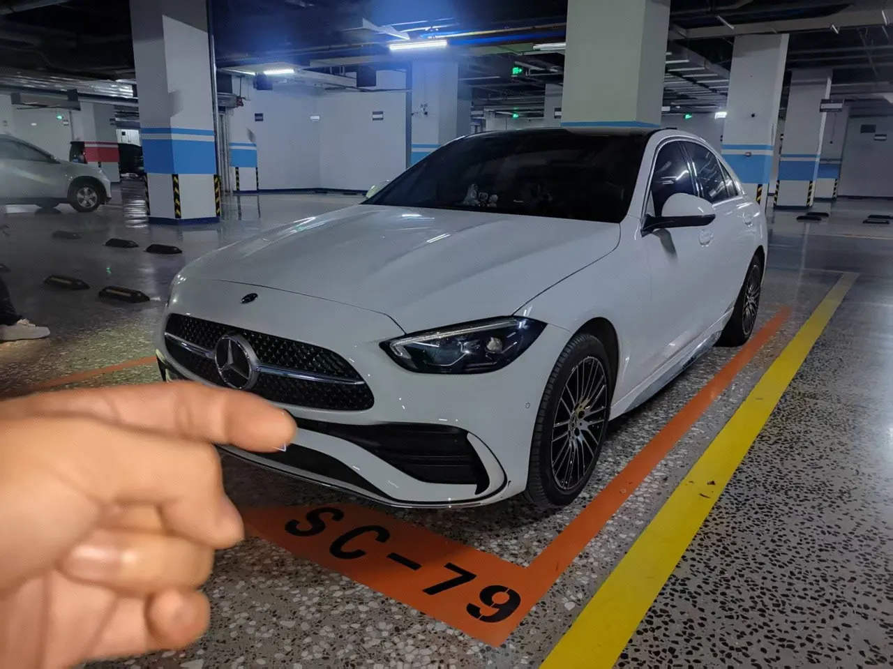 打开图片灯箱:Mercedes Benz Class C 2025 C 260 L 48V 1.5T Sports Edition Automatic Gear