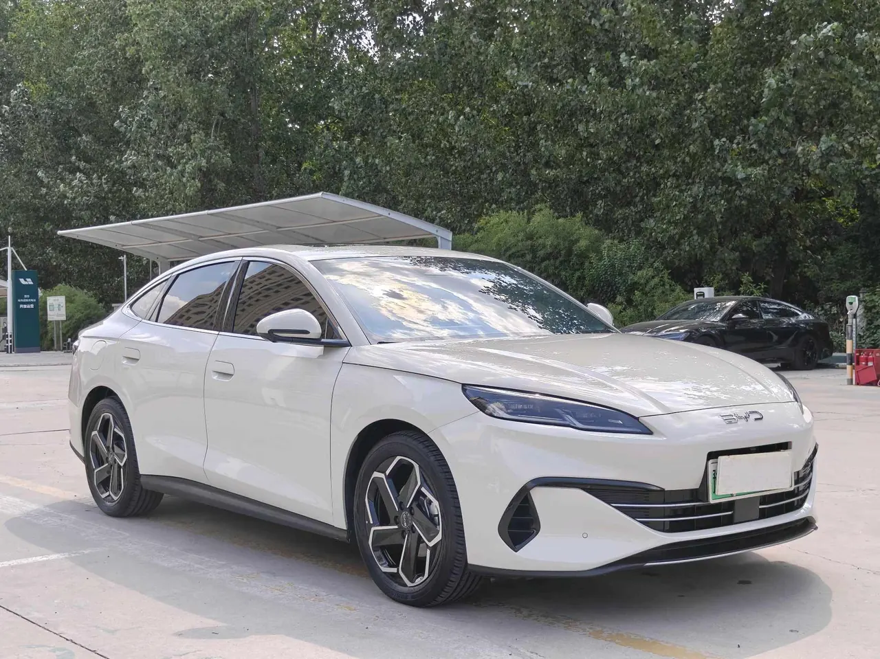 BYD 2023 Seal DM-i 1.5T Stepless 121km Flagship Automatic Gear 3