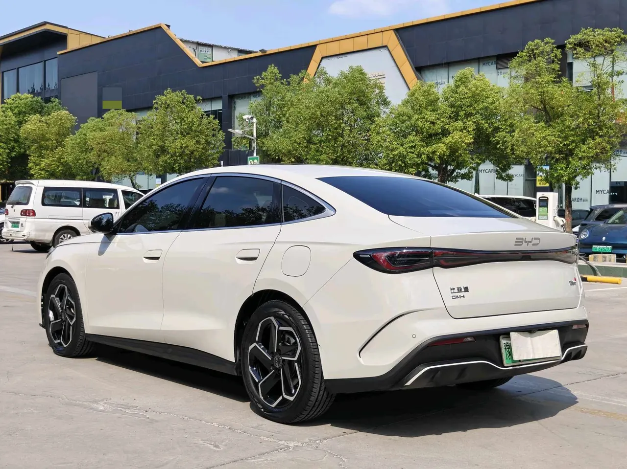 BYD 2023 Seal DM-i 1.5T Stepless 121km Flagship Automatic Gear 7