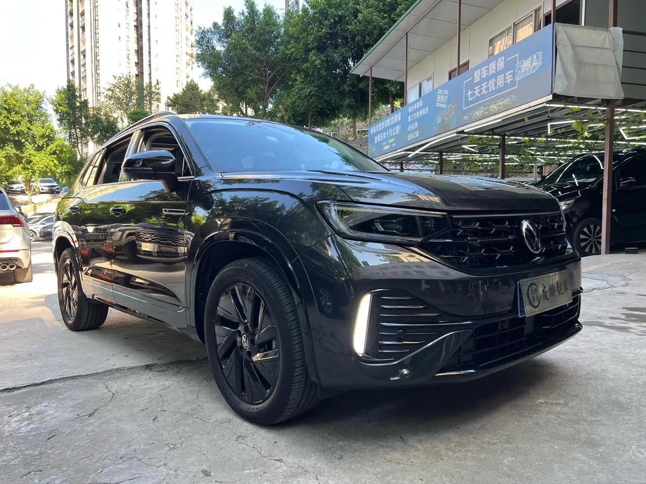 Volkswagen 2023 Tanyue 2.0TSI 380TSI four-wheel drive R-Line high-energy version of automatic gear 3