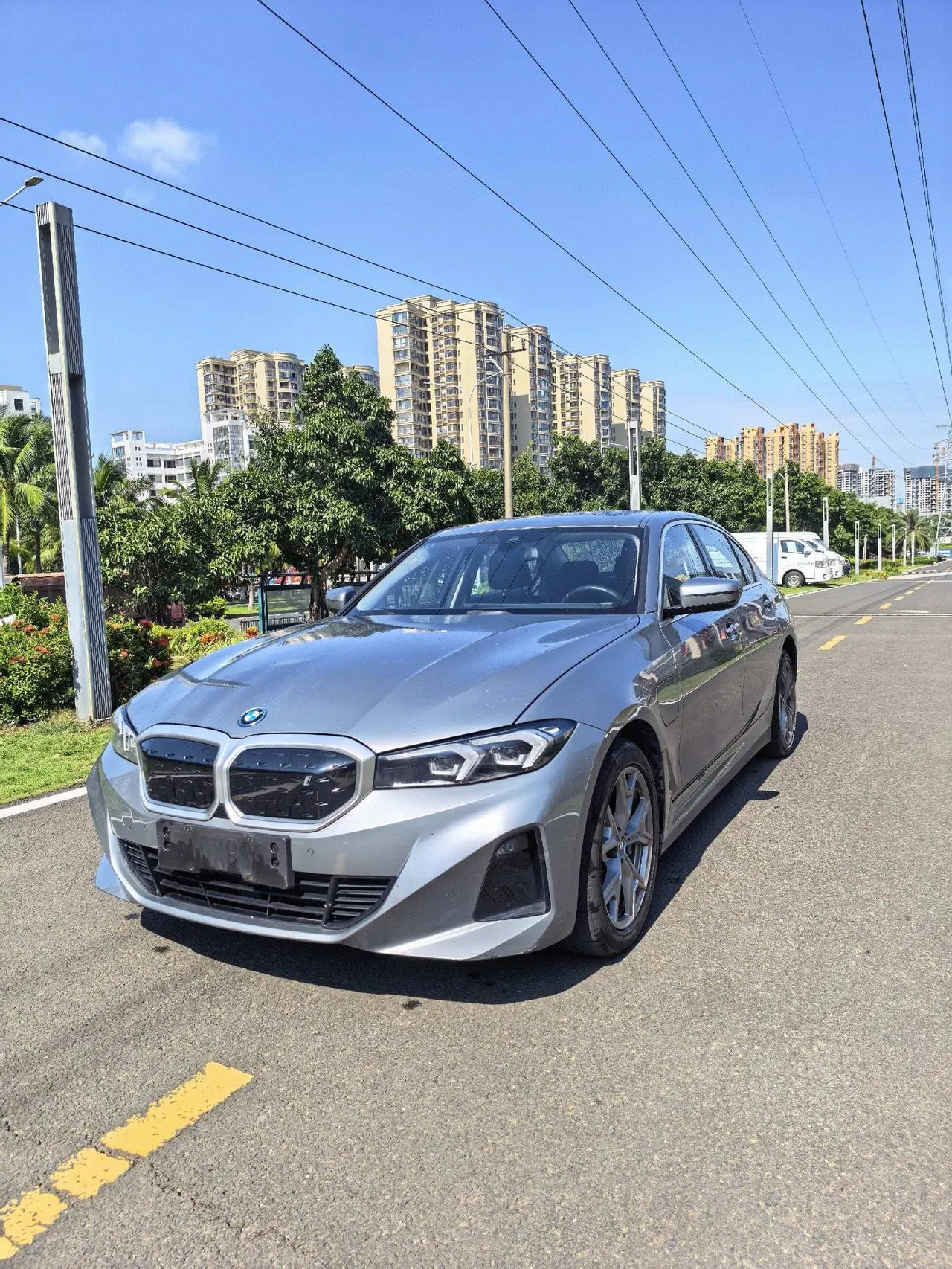 BMW 2022 i3 eDrive 35L automatic gear - View 1