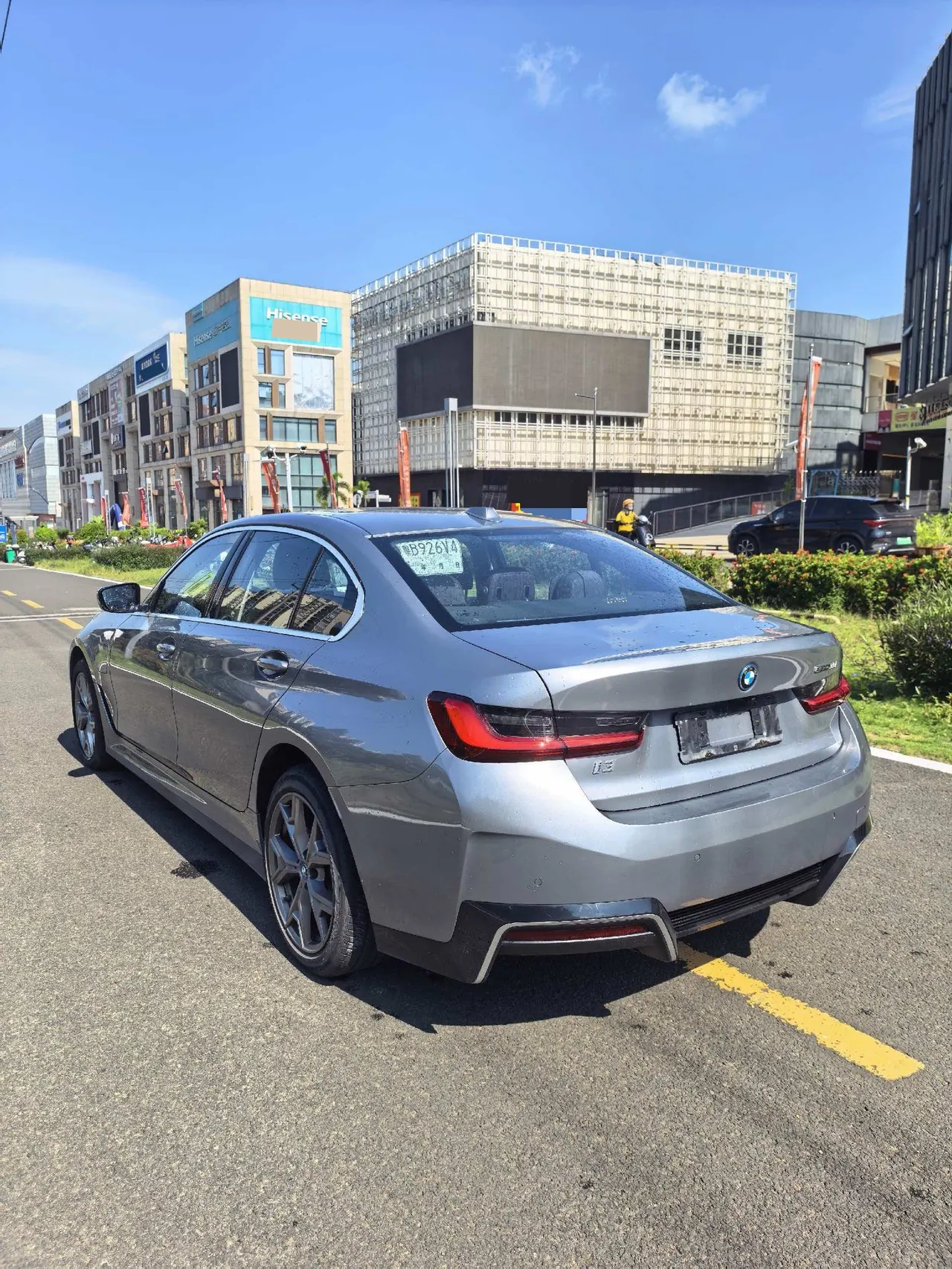 BMW 2022 i3 eDrive 35L automatic gear 9