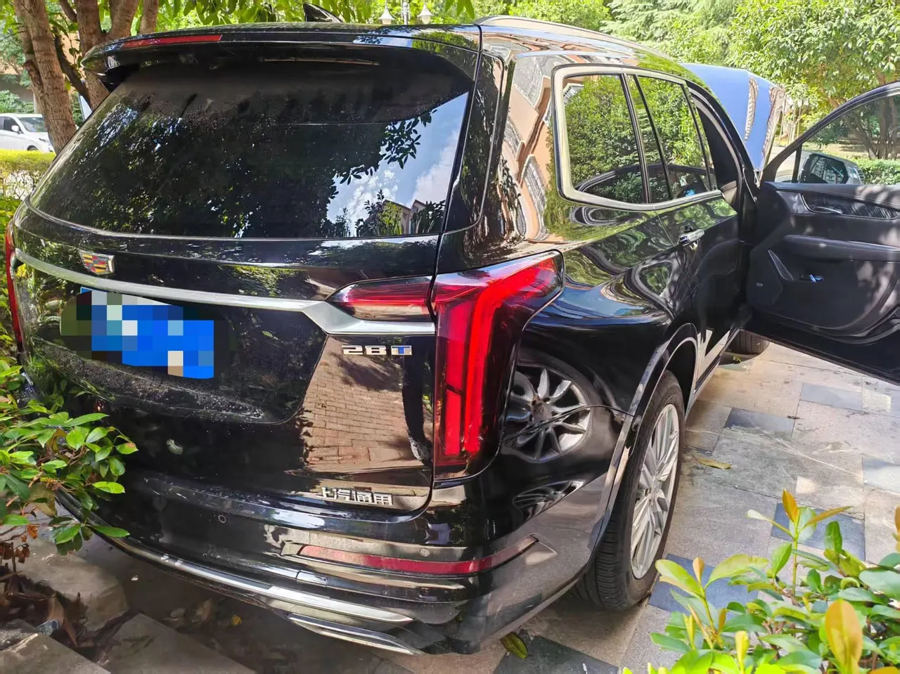 Cadillac 2022 XT6 48V 2.0T 6 four-wheel drive luxury 120 anniversary limited edition automatic gear 2