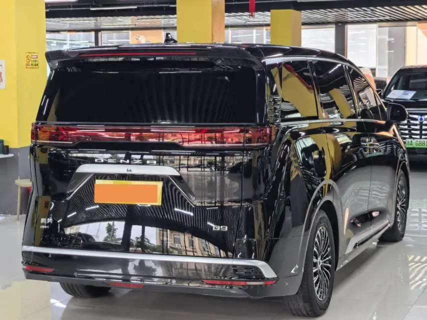 Denza 2022 Denza D9 DM-i 1.5T Stepless 970 Four-wheel Drive Honorable Automatic Gear 7
