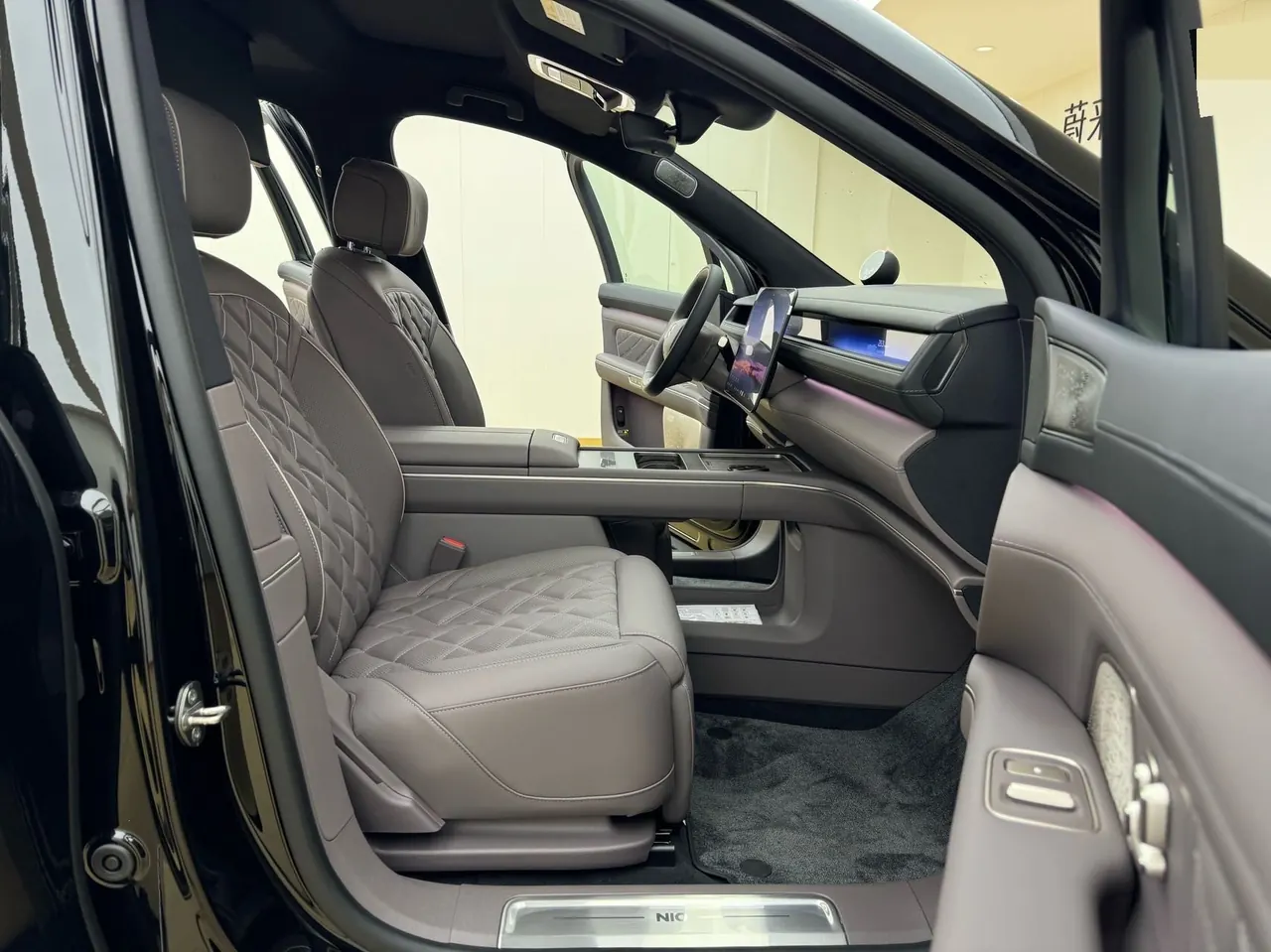 NIO 2026 ES8 5-seat Executive Deluxe Automatic Gear 6
