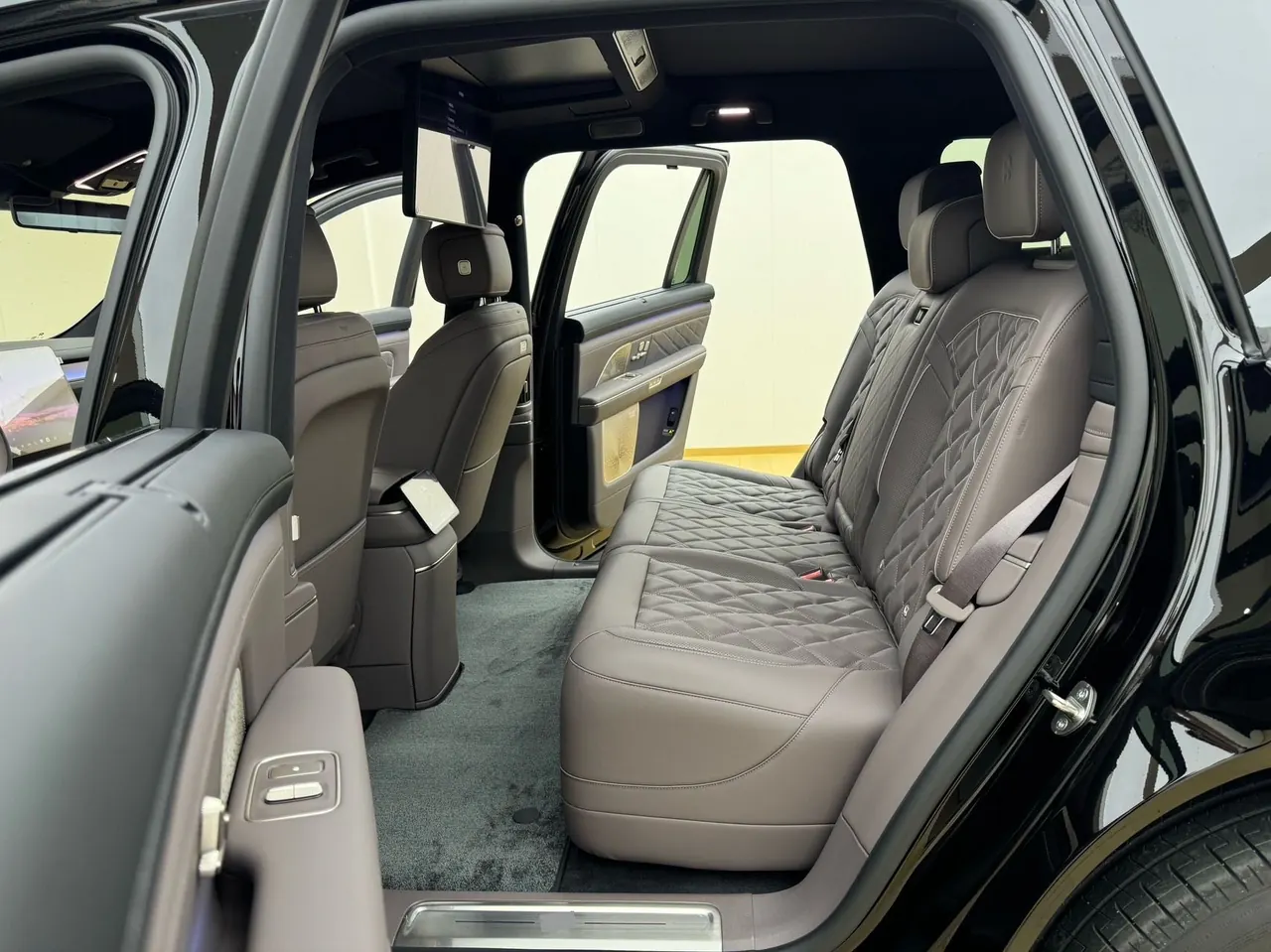 NIO 2026 ES8 5-seat Executive Deluxe Automatic Gear 7