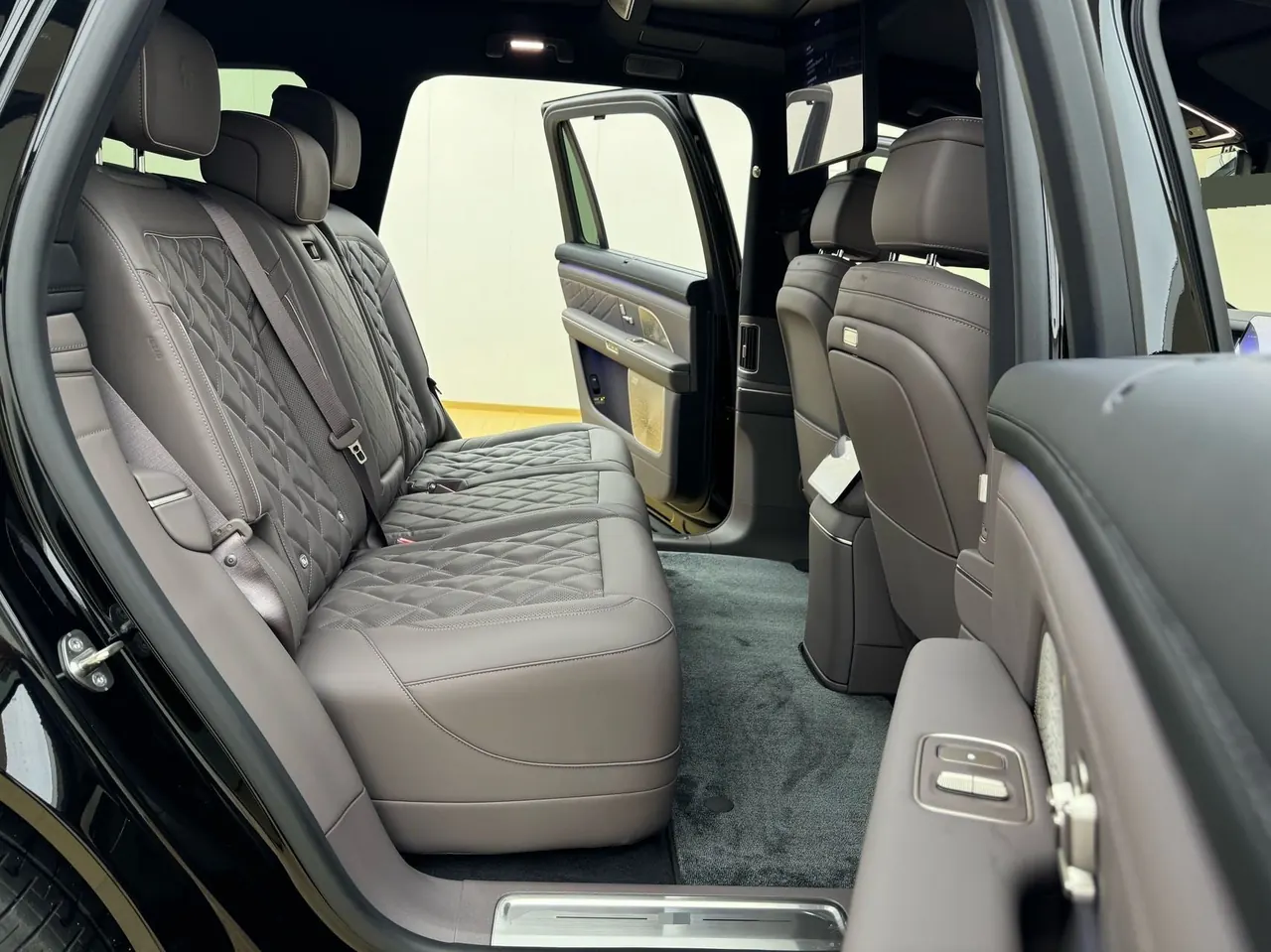 NIO 2026 ES8 5-seat Executive Deluxe Automatic Gear 8