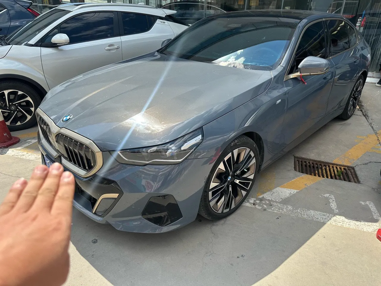 打开图片灯箱:BMW 5 series 2024 530Li 48V 2.0T exclusive m sports suit automatic gear