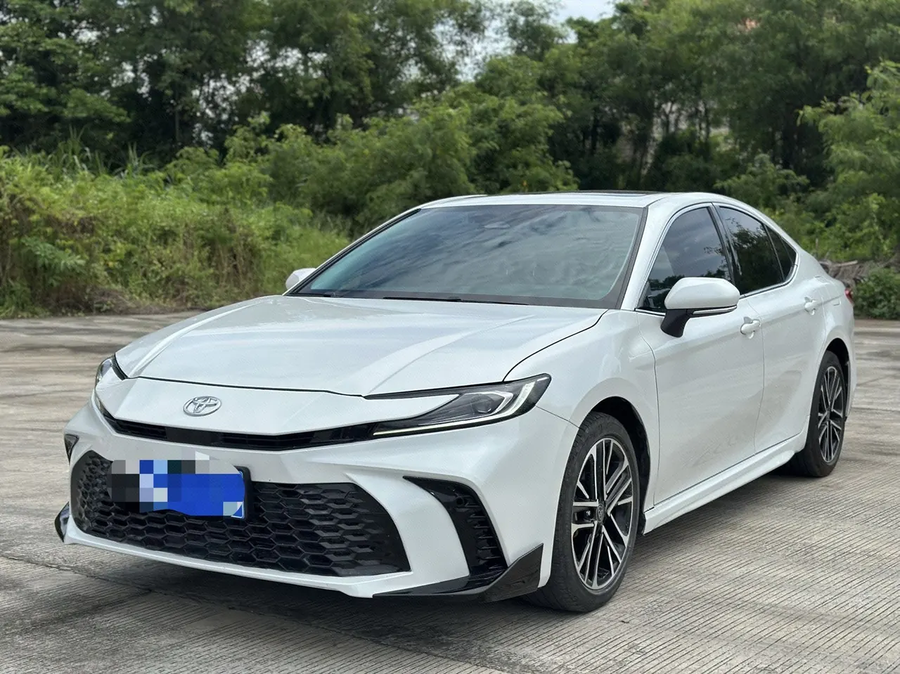 Open image lightbox: Toyota 2026 Camry Double Engine 2.0HSE Stepless Sports Lite Edition Automatic Gear