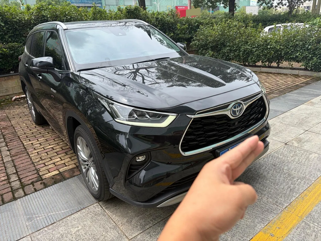 Toyota 2024 Highlander Dual Engine 2.5 Stepless Intelligent Electric Hybrid Four-wheel Drive Premium Edition 7-seat Automatic Transmission 2