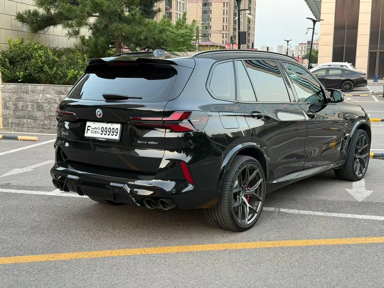 BMW 2023 X5 xDrive40Li 48V 3.0T exclusive M sports obsidian night suit automatic gear 5