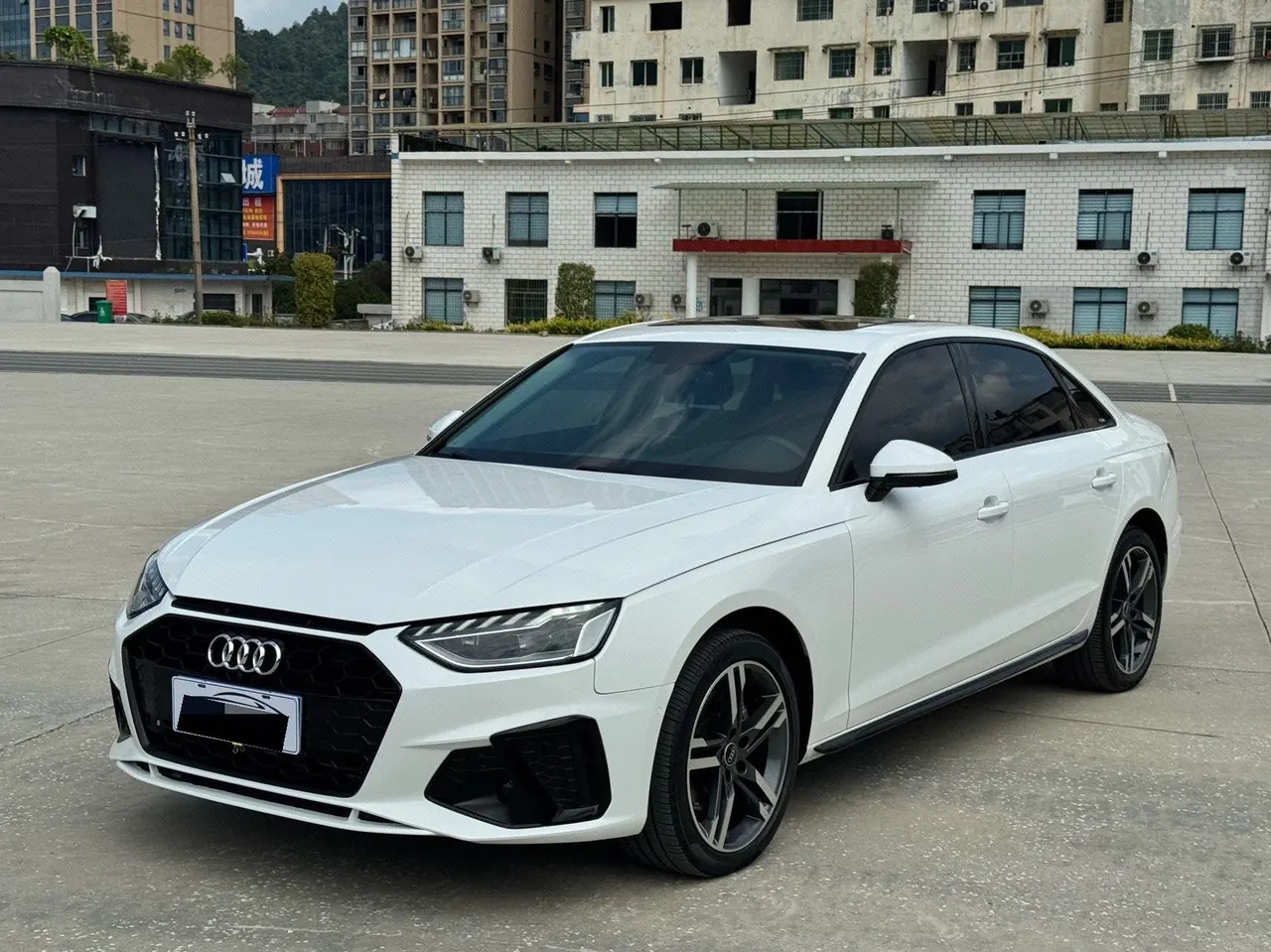 Open image lightbox: Audi 2022 A4L 2.0TFSI 40TFSI Deluxe Dynamic Automatic