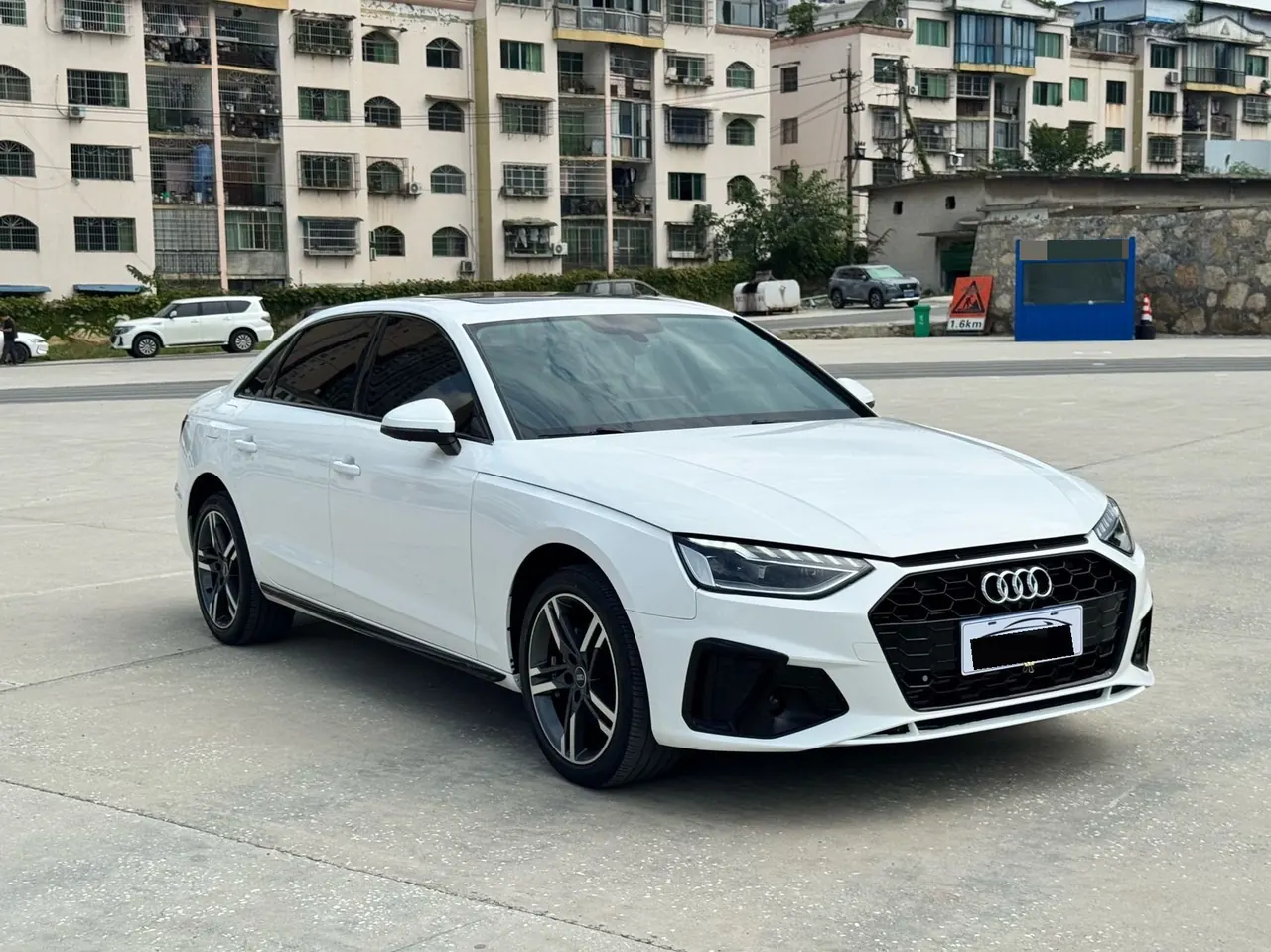 Audi 2022 A4L 2.0TFSI 40TFSI Deluxe Dynamic Automatic 2