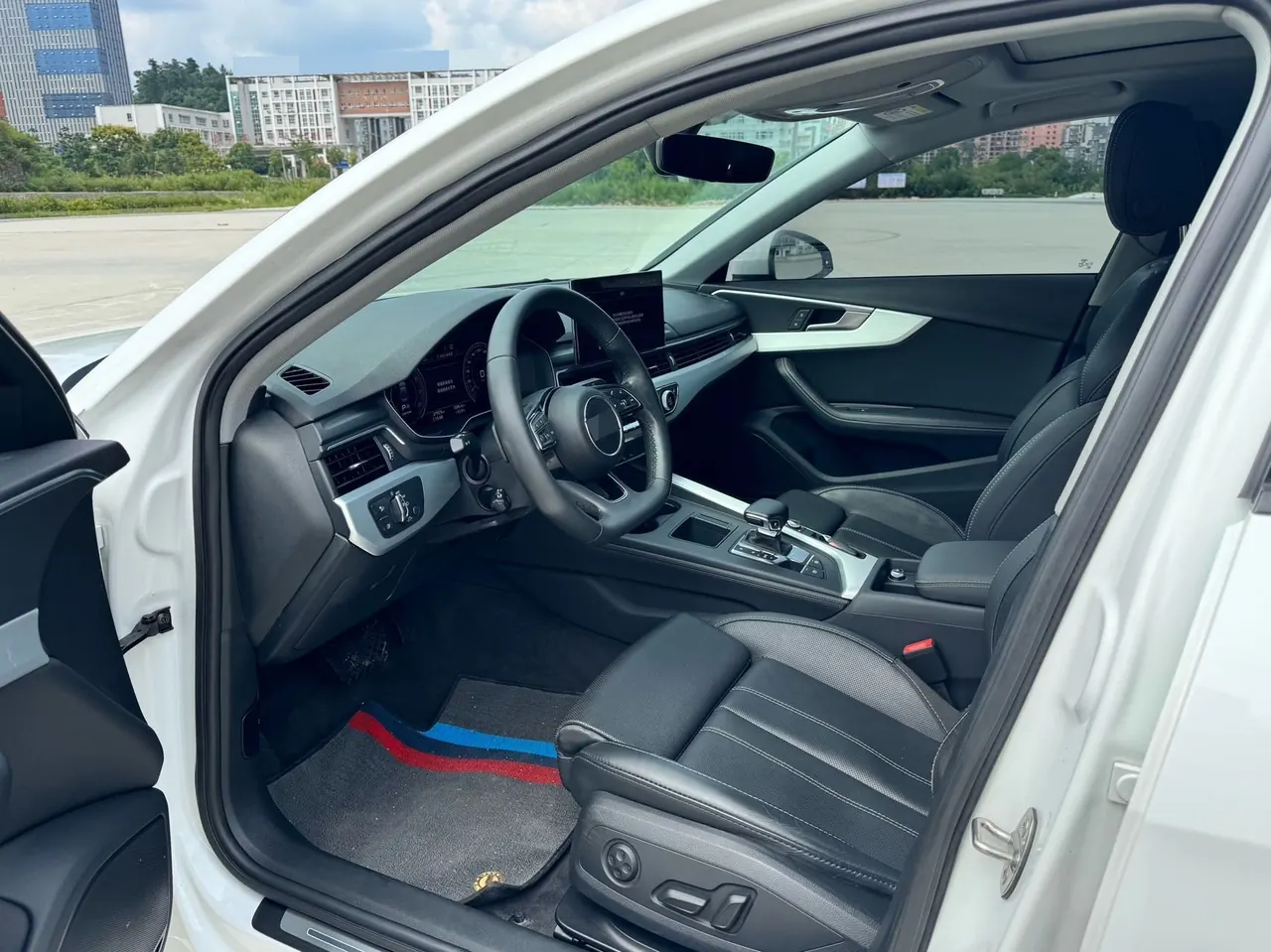 Audi 2022 A4L 2.0TFSI 40TFSI Deluxe Dynamic Automatic 3