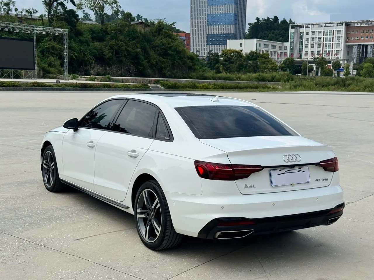Audi 2022 A4L 2.0TFSI 40TFSI Deluxe Dynamic Automatic 8