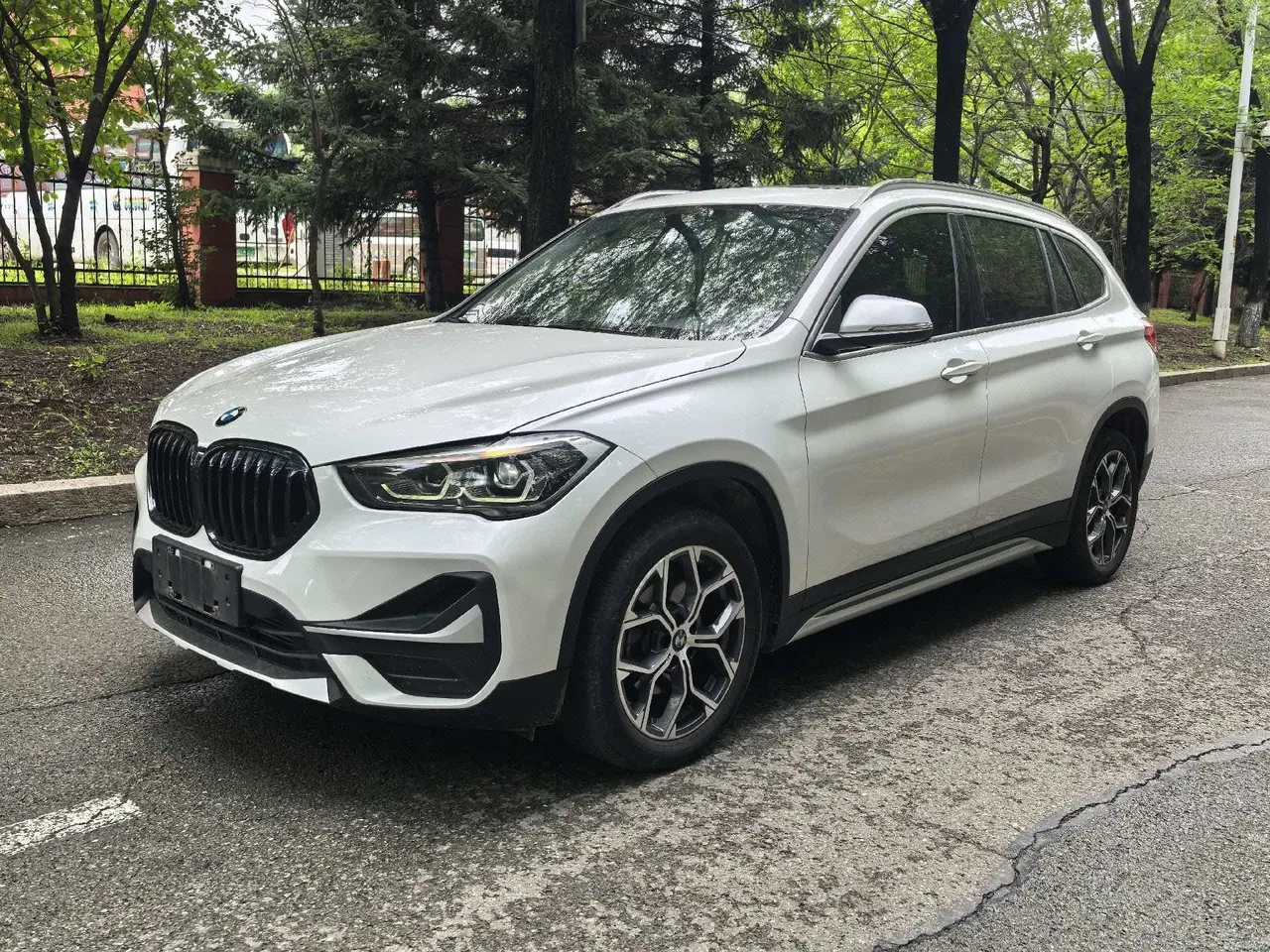 Open image lightbox: BMW 2022 X1 sDrive20Li 1.5T fashion automatic gear