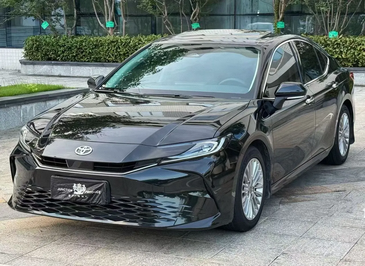 Open image lightbox: Toyota 2024 Camry 2.0GVP Stepless Deluxe Edition Automatic Transmission