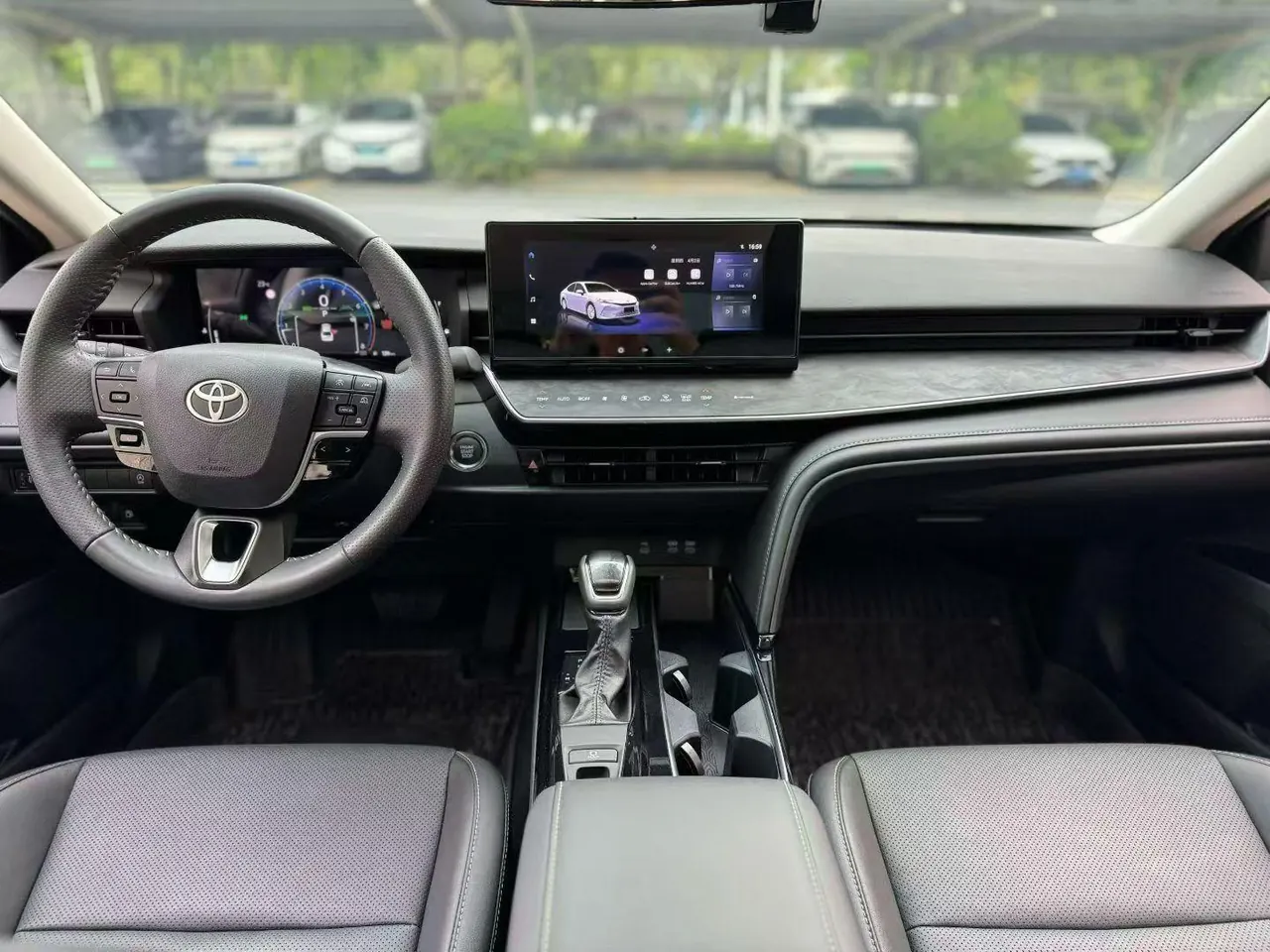 Toyota 2024 Camry 2.0GVP Stepless Deluxe Edition Automatic Transmission 8