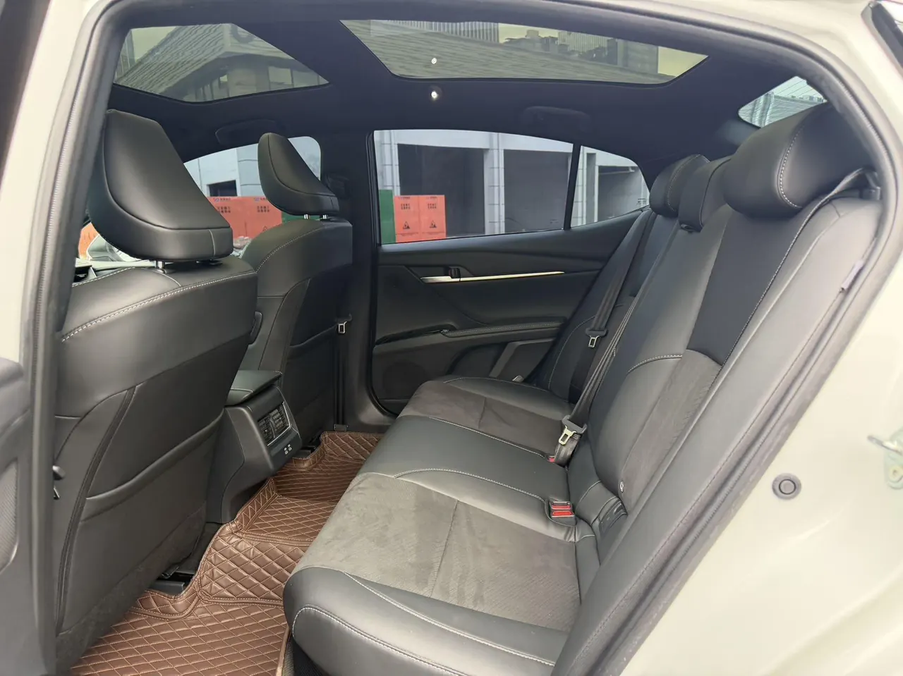 Toyota 2024 Camry Dual Engine 2.0HS Stepless Sports Edition Automatic Gear 3