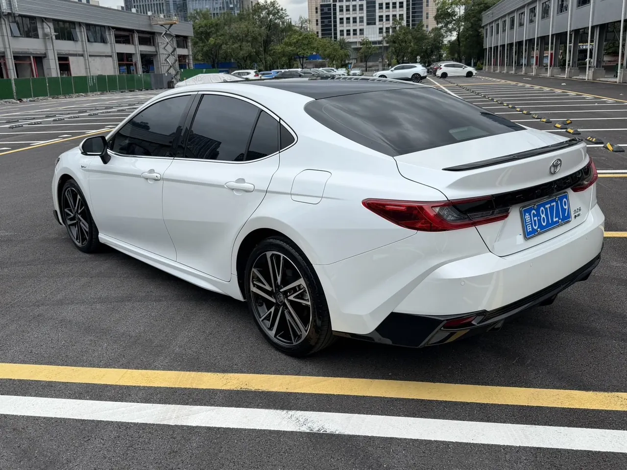 Toyota 2024 Camry Dual Engine 2.0HS Stepless Sports Edition Automatic Gear 5