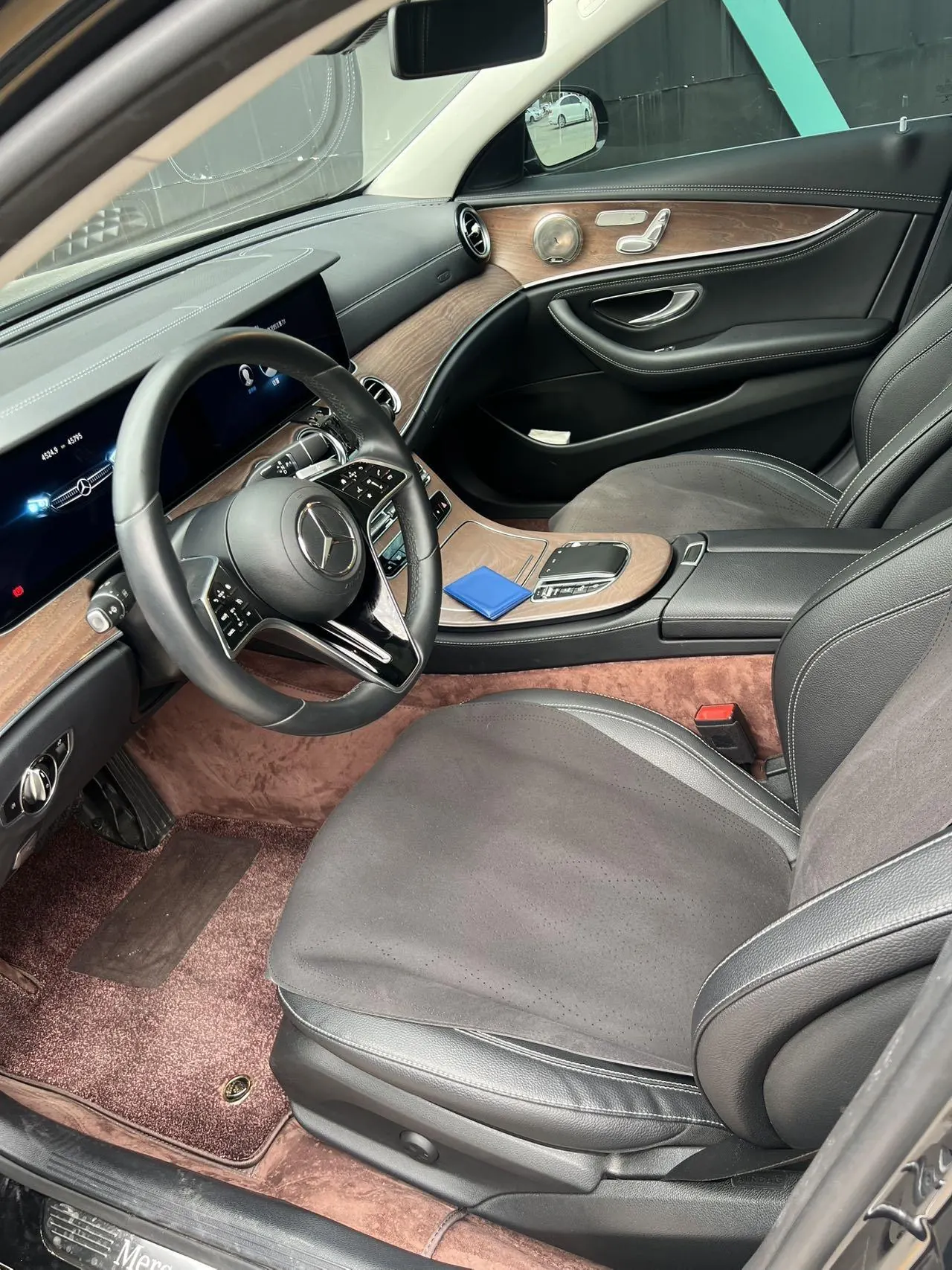 Mercedes Benz E Class 2022 E 300 L 2.0T Fashion (Change 2) Automatic Gear 4